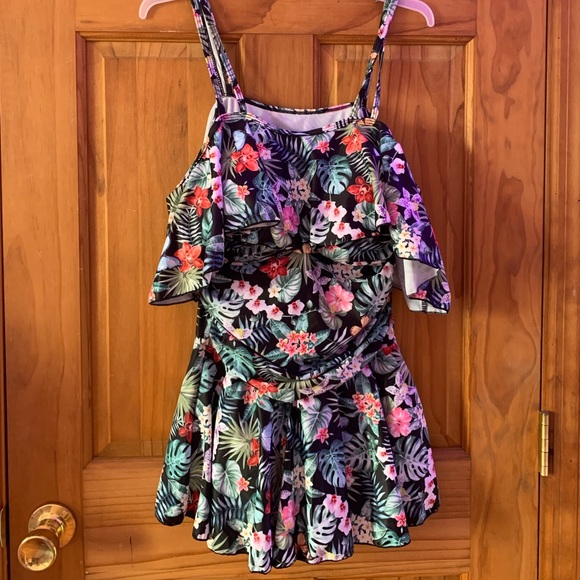 Cocopear Other - NWOT Tropical Cocopear Size M One-Piece Swimsuit